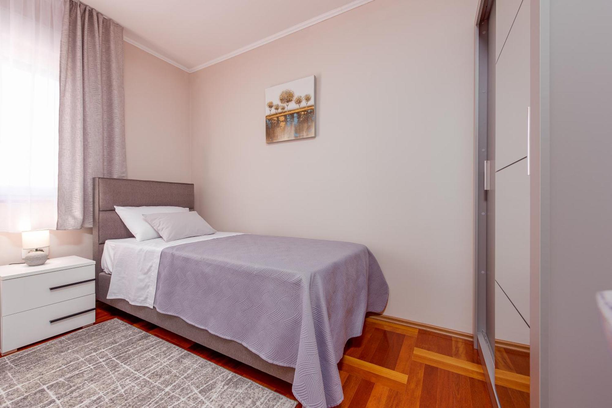 Matea With Terrace Apartment