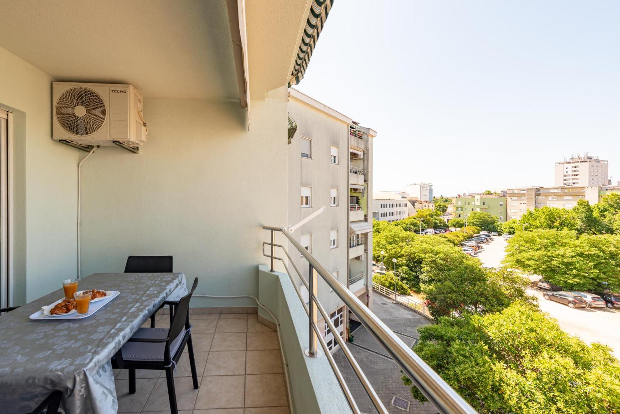 Matea With Terrace Apartment Zadar